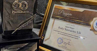 Bupati Bogor Raih Penghargaan Kepala Daerah Inovatif di HUT ke-60 Pikiran Rakyat