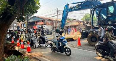 Dinas SDA DKI Jakarta Lakukan Penanganan Cepat Jalan Amblas di Lenteng Agung