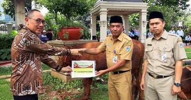 Konsisten 16 Tahun, Sampoerna Land Salurkan 40 Hewan Kurban untuk Warga Jaksel