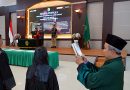 56 Calon Advokat Resmi Diambil Sumpah di PT Surabaya