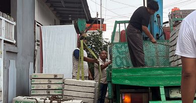 Anggota DPRD Depok Hj. Endah Winarti Salurkan Bantuan Perbaikan Irigasi di RW 08 Baktijaya
