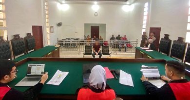 Pegawai Ekspedisi Tukar 29 Paket Handphone dengan Batu Divonis 3 Tahun 6 Bulan Penjara