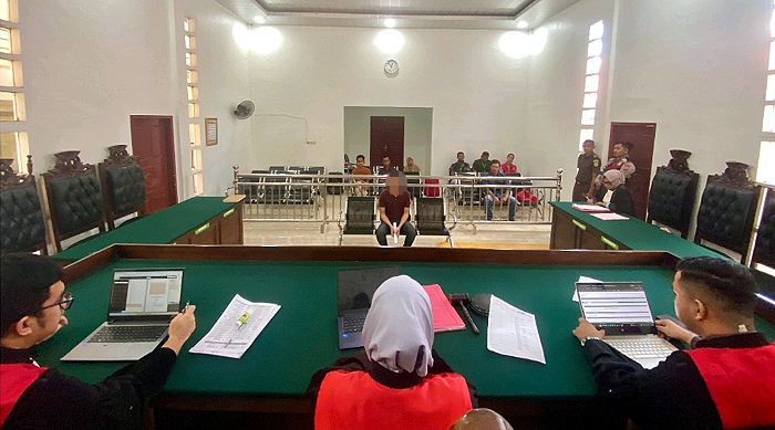 Pegawai Ekspedisi Tukar 29 Paket Handphone dengan Batu Divonis 3 Tahun 6 Bulan Penjara