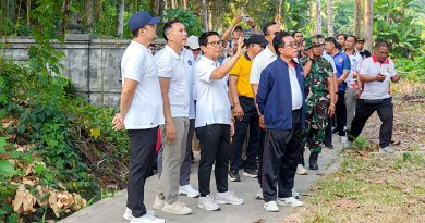 Perkuat Budaya Bersih, Bupati Badung Turun Langsung Bersihkan Saluran Irigasi
