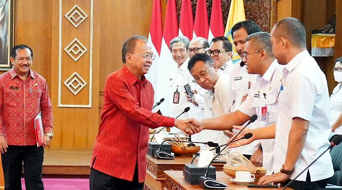Hotel, Villa, Restoran, dan Mal di Bali Didorong Gunakan PLTS Atap