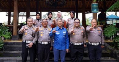Hari Lalu Lintas Bhayangkara, Korlantas Polri Anjangsana ke Komjen Pol Purn Condro Kirono